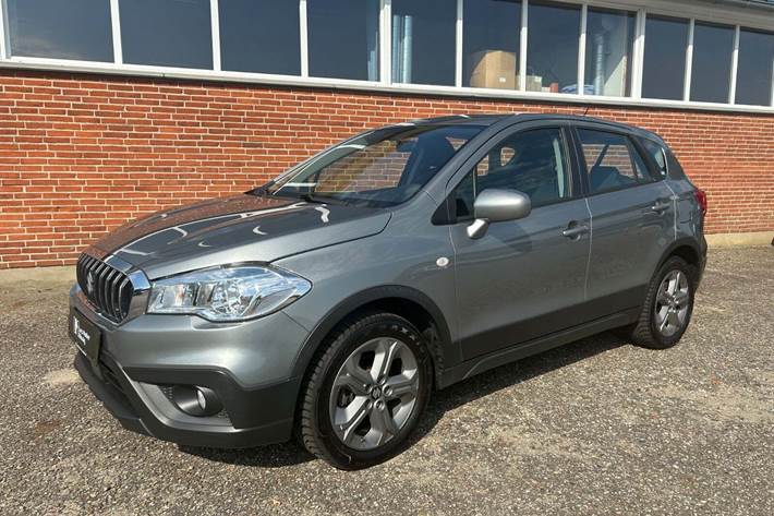 Grå Suzuki S-Cross fra 2018