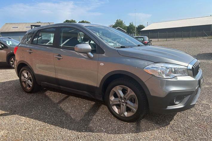 Grå Suzuki S-Cross fra 2018