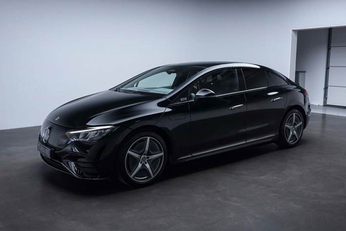 Sort Mercedes EQE350+ fra 2026