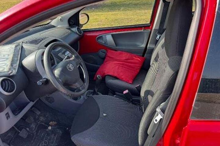 Rød Toyota Aygo fra 2008