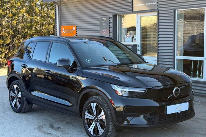 Sort Volvo XC40 fra 2023