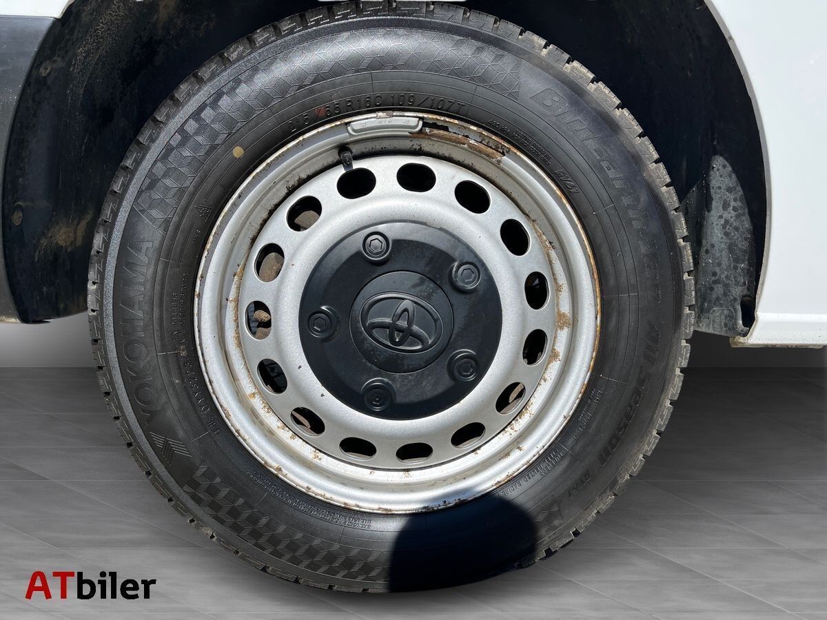 Hvid Toyota ProAce fra 2021