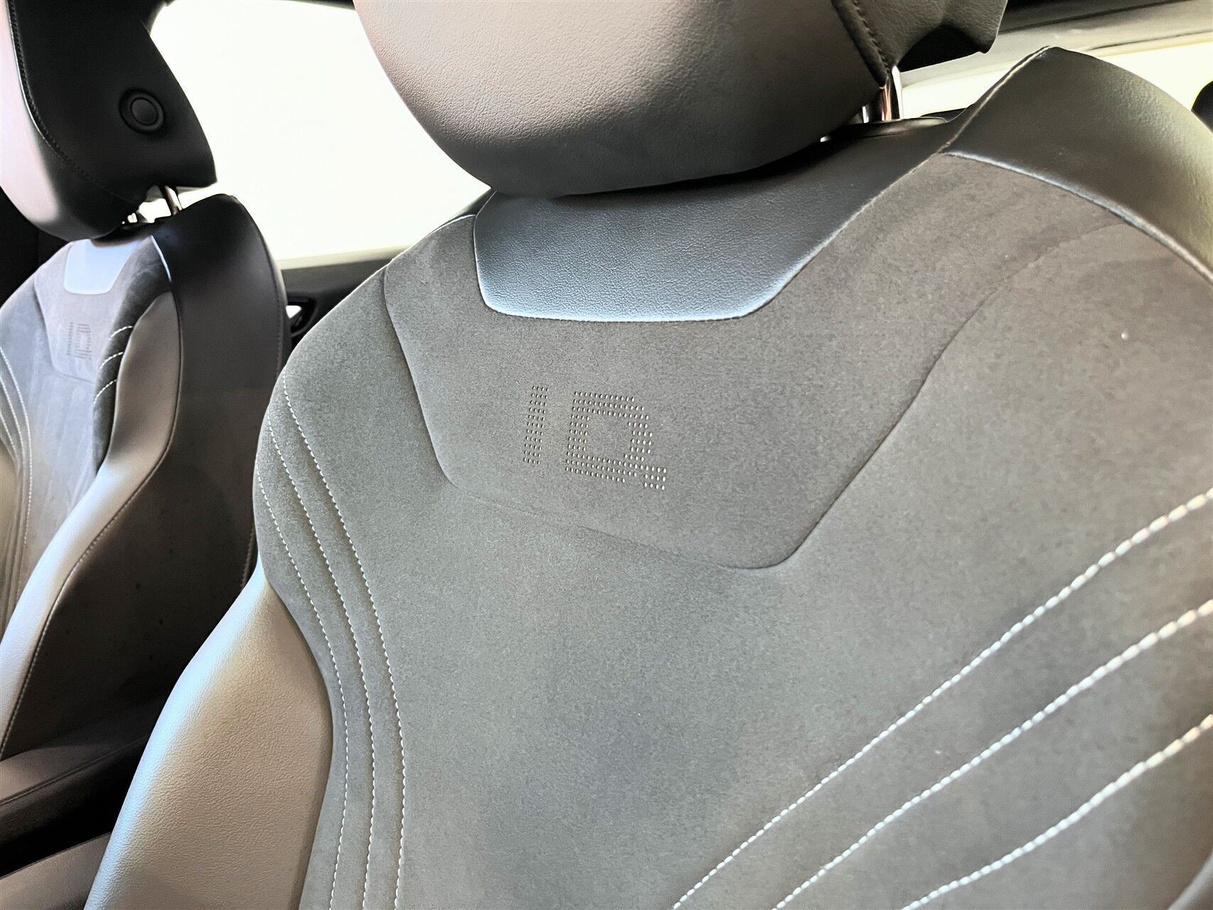 Grå VW ID.4 fra 2022