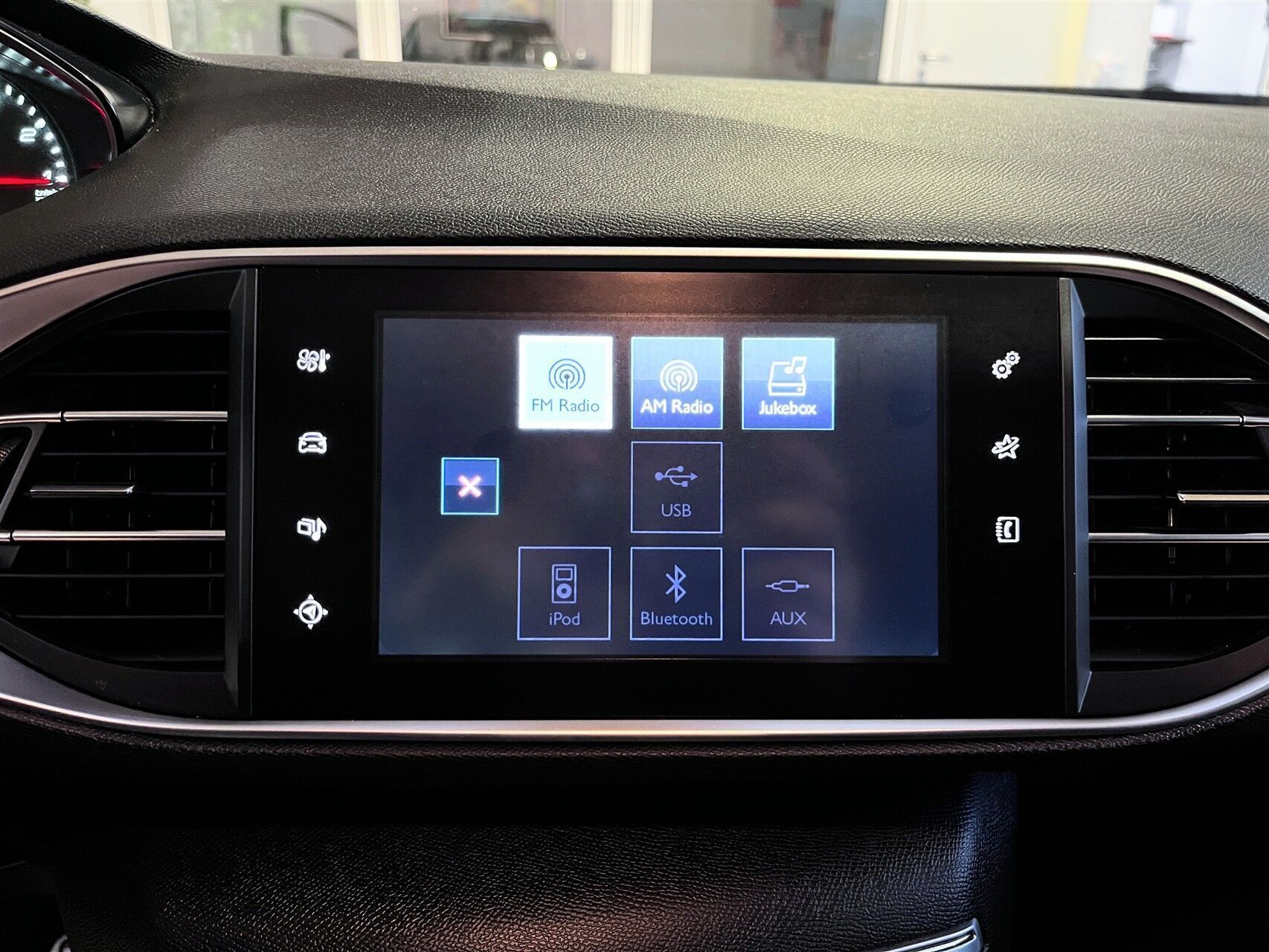 Grå Peugeot 308 fra 2014