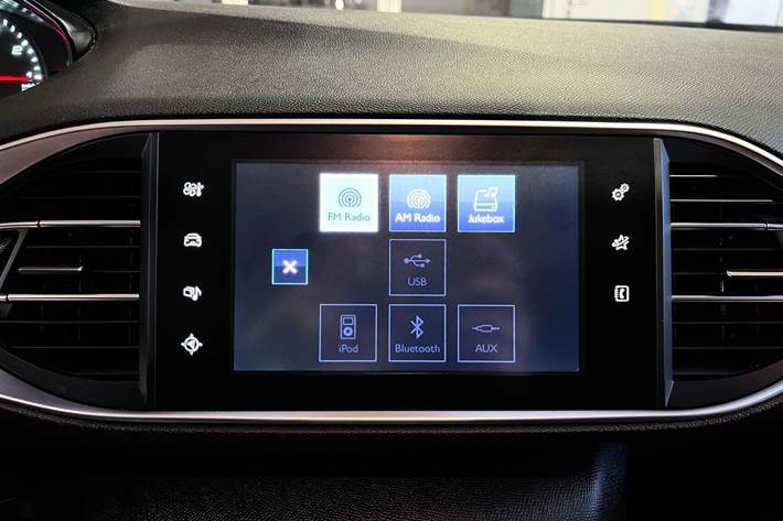 Grå Peugeot 308 fra 2014