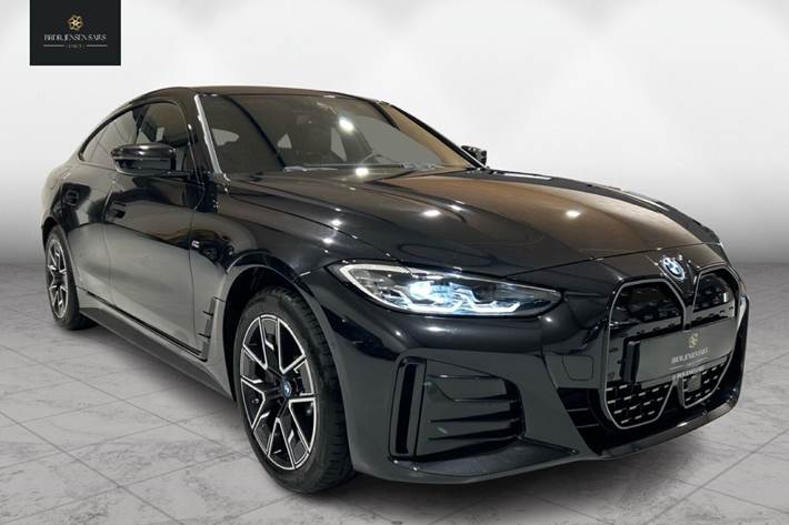 Sort BMW i4 fra 2023