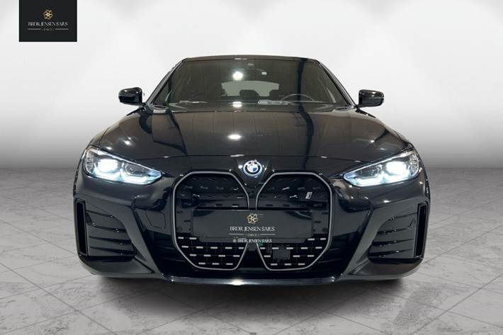 Sort BMW i4 fra 2023
