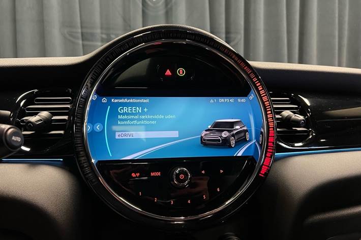 Sølv Mini Cooper fra 2022