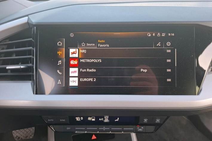 Grå Audi Q4 fra 2023