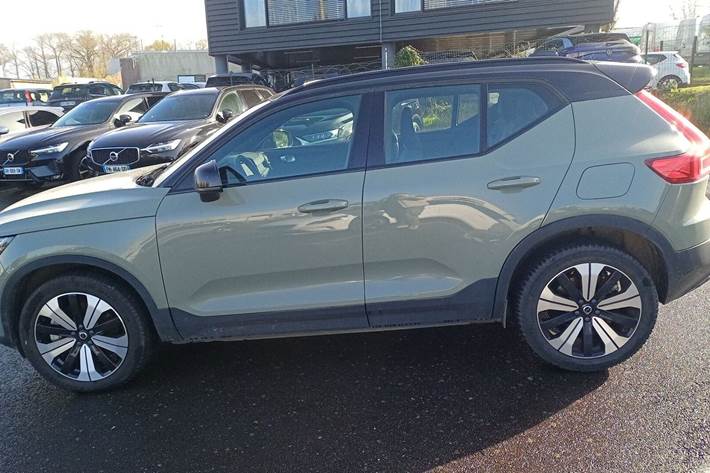 Grøn Volvo XC40 fra 2023