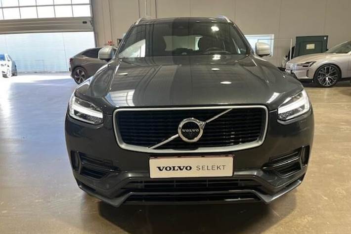 Grå Volvo XC90 fra 2019