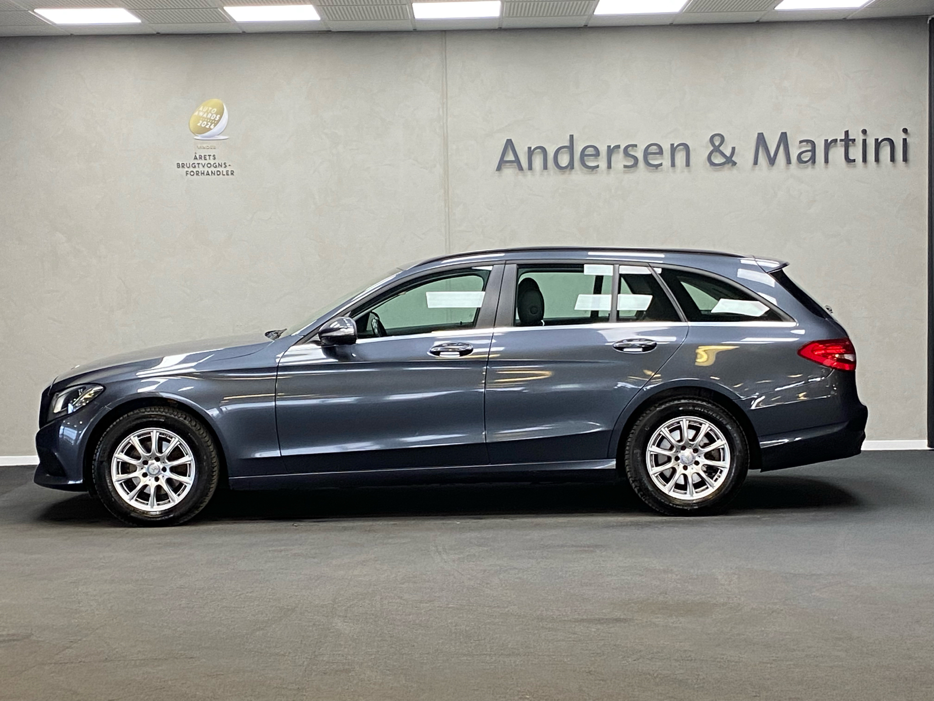 Sort Mercedes C200 d fra 2015