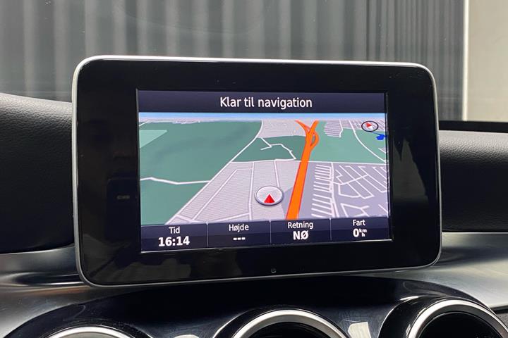 Sort Mercedes C200 d fra 2015