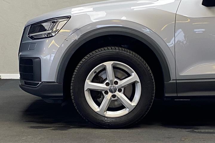Sølv Audi Q2 fra 2018
