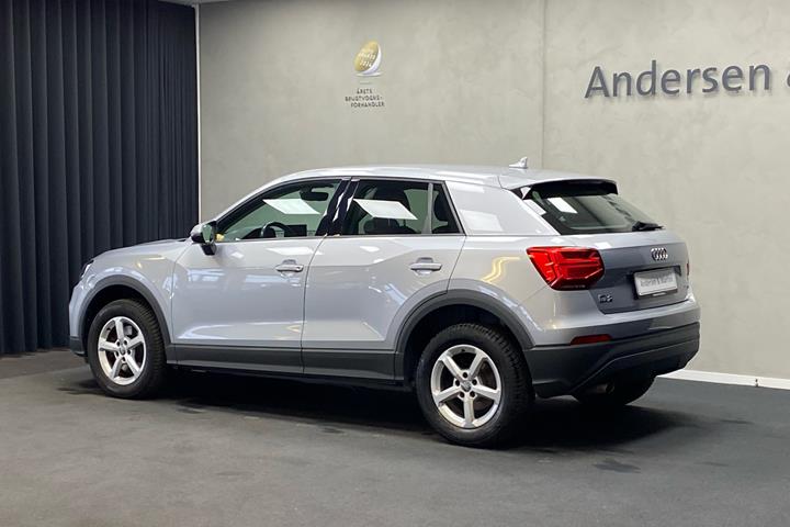 Sølv Audi Q2 fra 2018