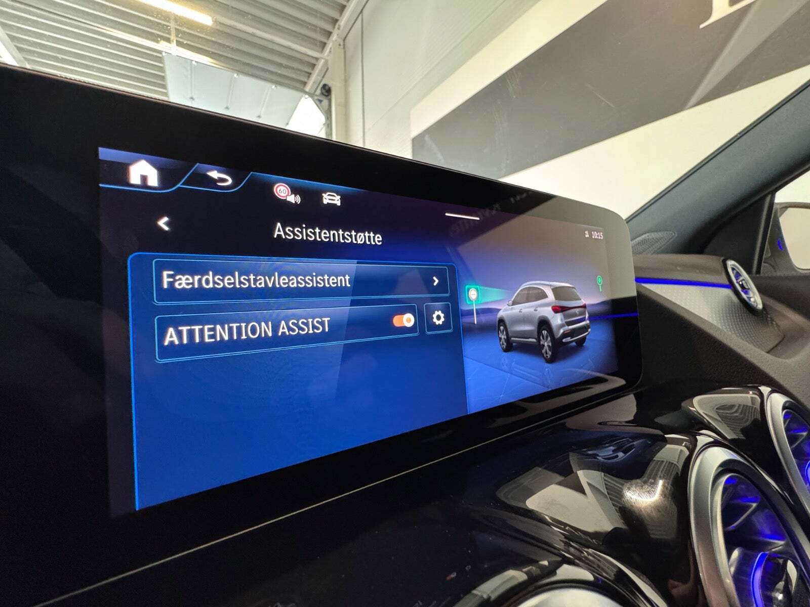 Grå Mercedes EQA300 fra 2025