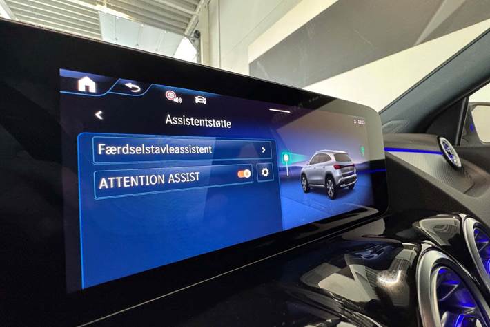 Grå Mercedes EQA300 fra 2025