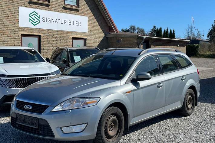 Sølv Ford Mondeo fra 2010