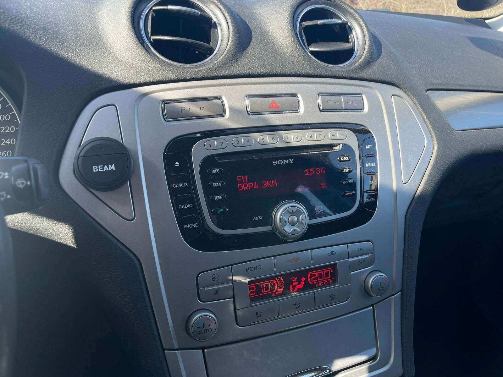 Sølv Ford Mondeo fra 2010