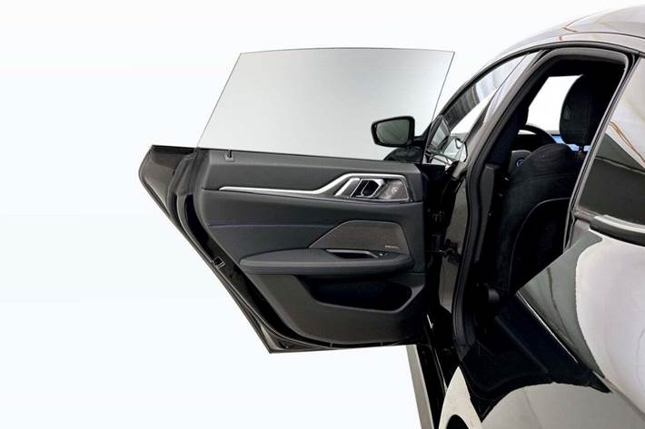 Sort BMW i4 fra 2026