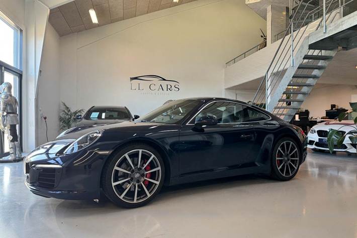 Gul Porsche 911 Carrera S fra 2017