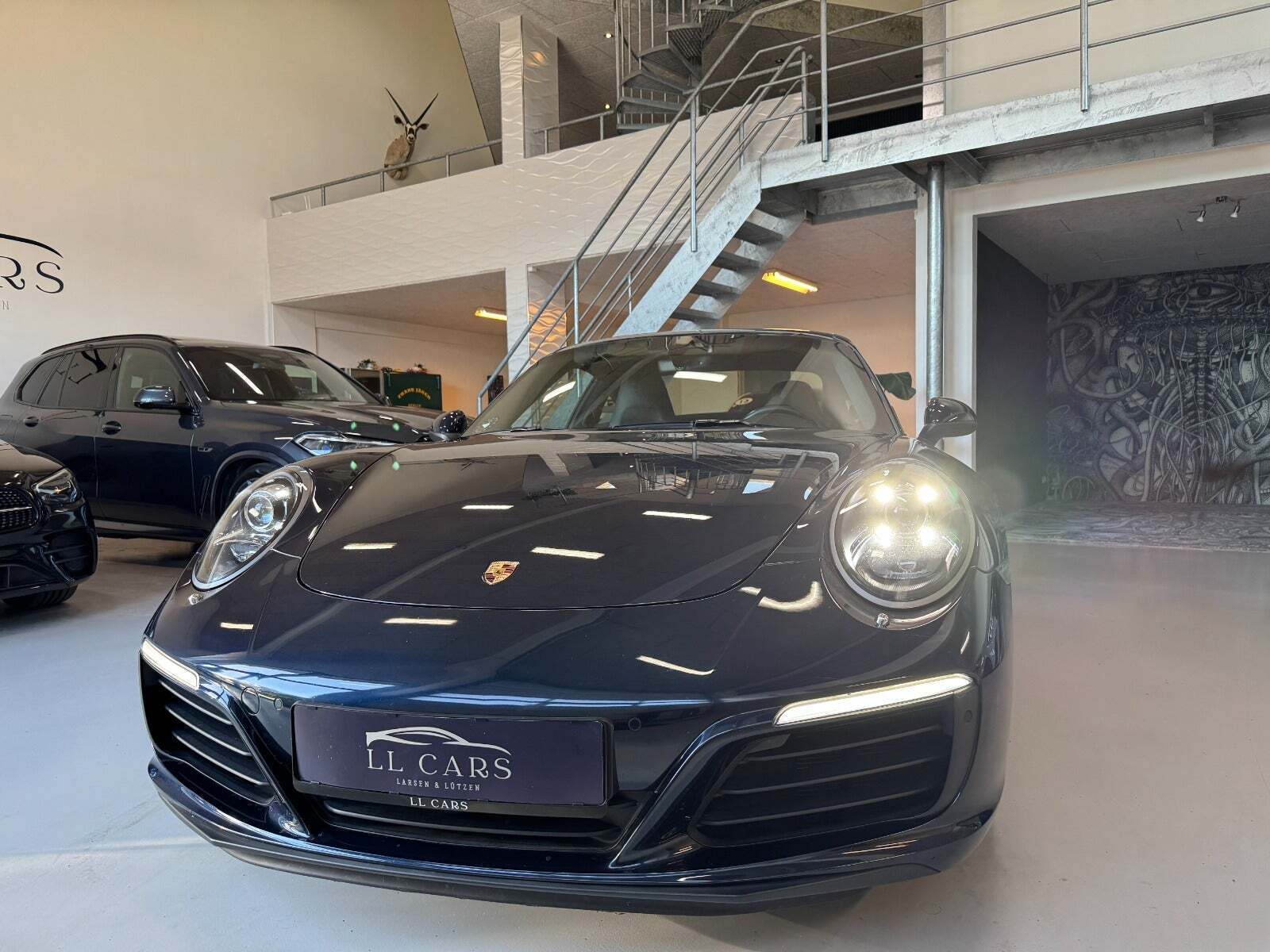 Gul Porsche 911 Carrera S fra 2017