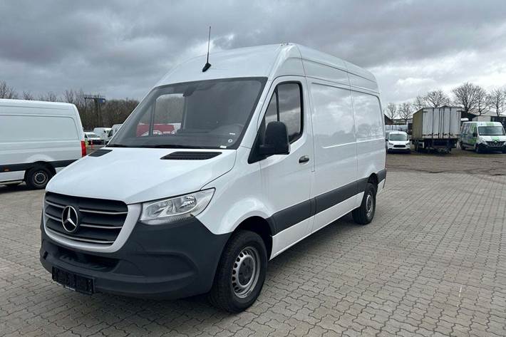 Hvid Mercedes Sprinter 317 fra 2021