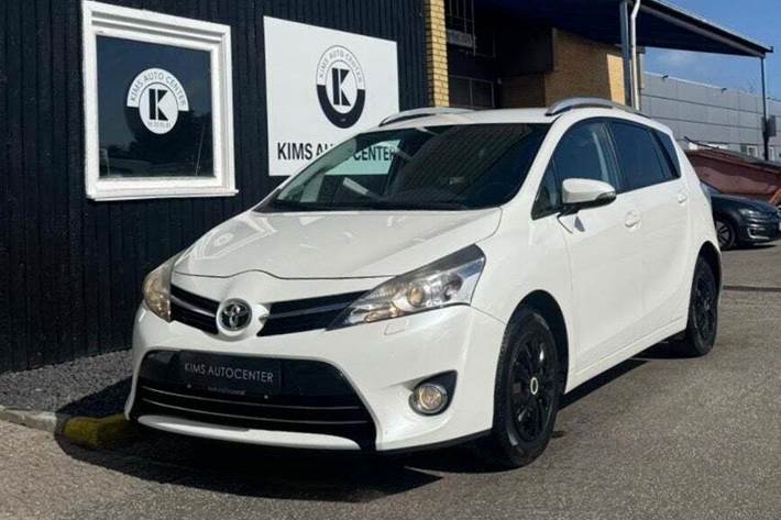 undefined Toyota Verso fra 2015