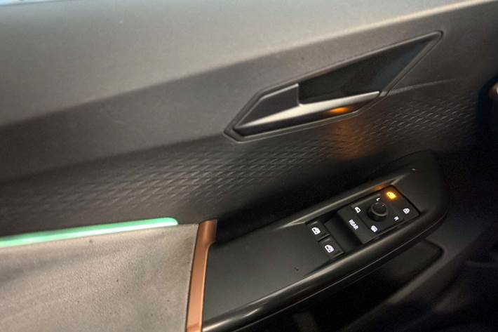 Grå Cupra Born fra 2023