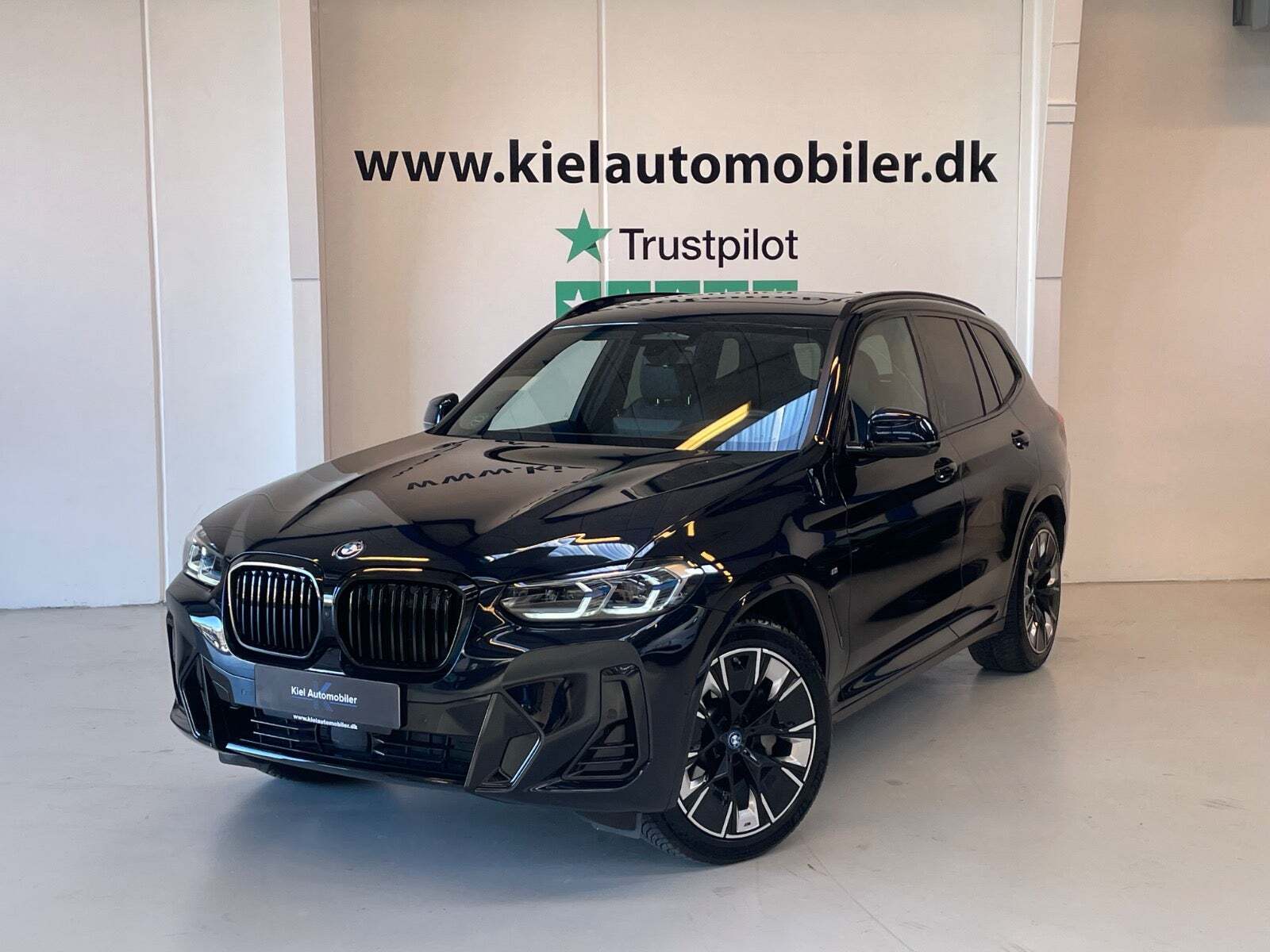Sort BMW iX3 fra 2023