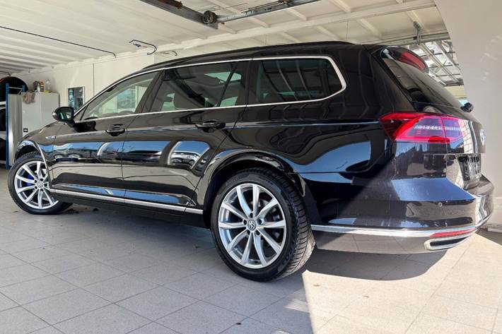 Sort VW Passat fra 2018