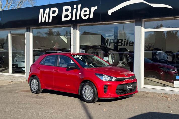 Rød Kia Rio fra 2017
