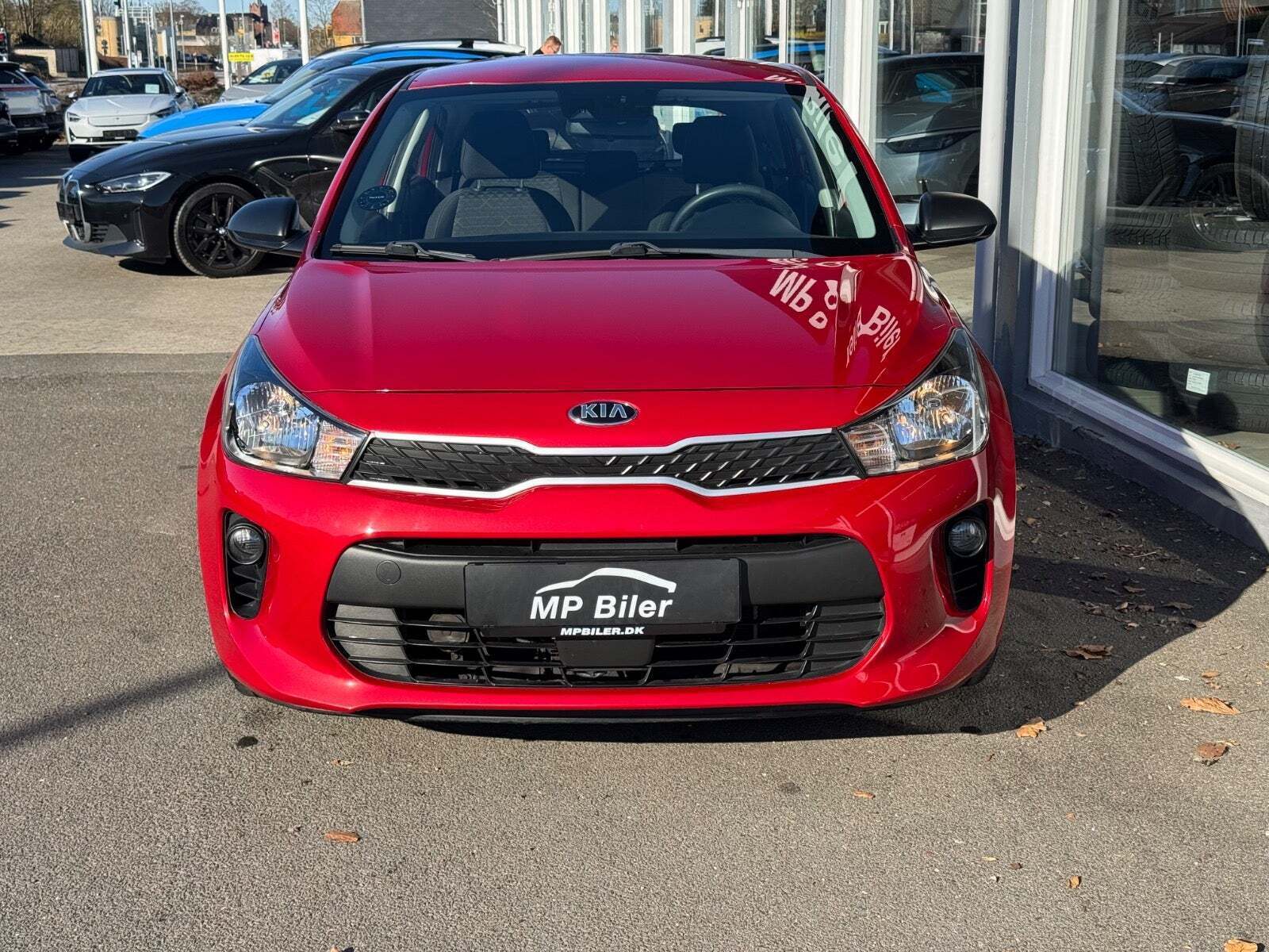 Rød Kia Rio fra 2017