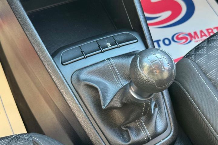 Rød Kia Rio fra 2017