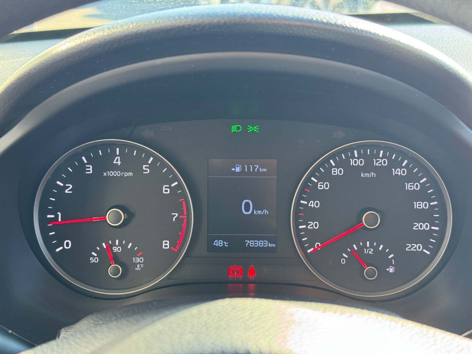 Rød Kia Rio fra 2017