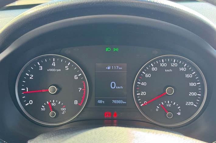 Rød Kia Rio fra 2017