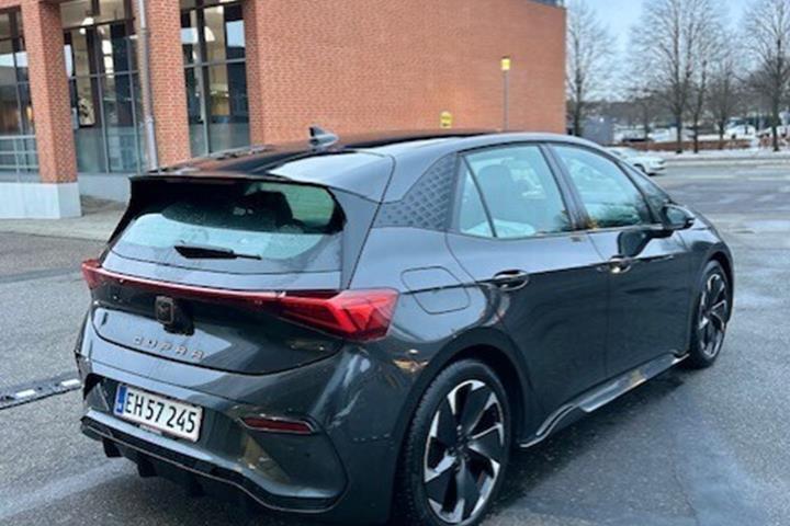 Grå Cupra Born fra 2023