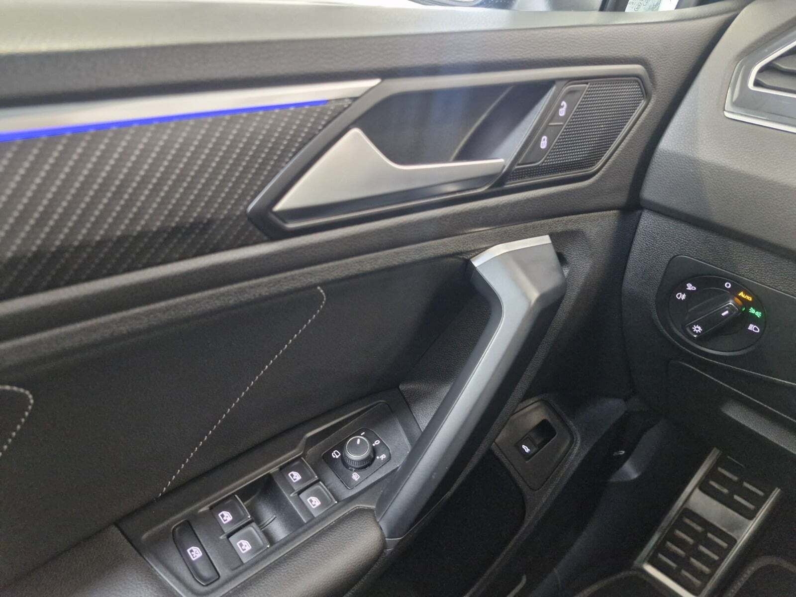 Grå VW Tiguan fra 2021