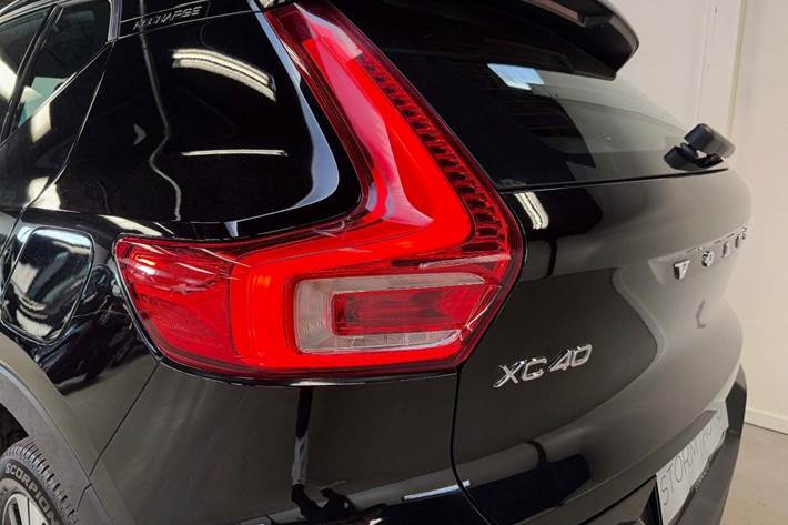 Sort Volvo XC40 fra 2023