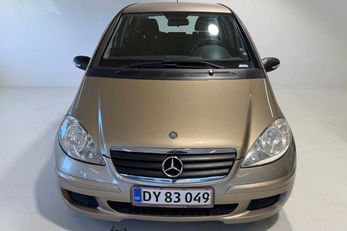Gul Mercedes A160 fra 2007 set udefra
