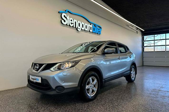Grå Nissan Qashqai fra 2016