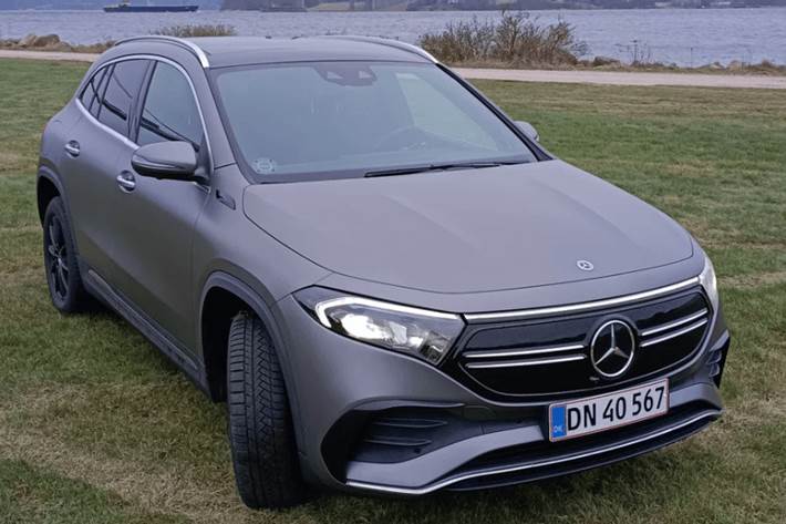 Grå Mercedes EQA250 fra 2021