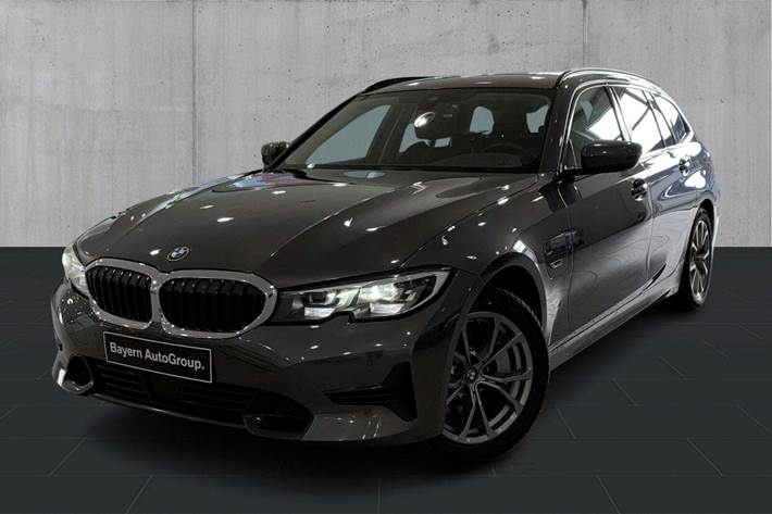 undefined BMW 330e fra 2022