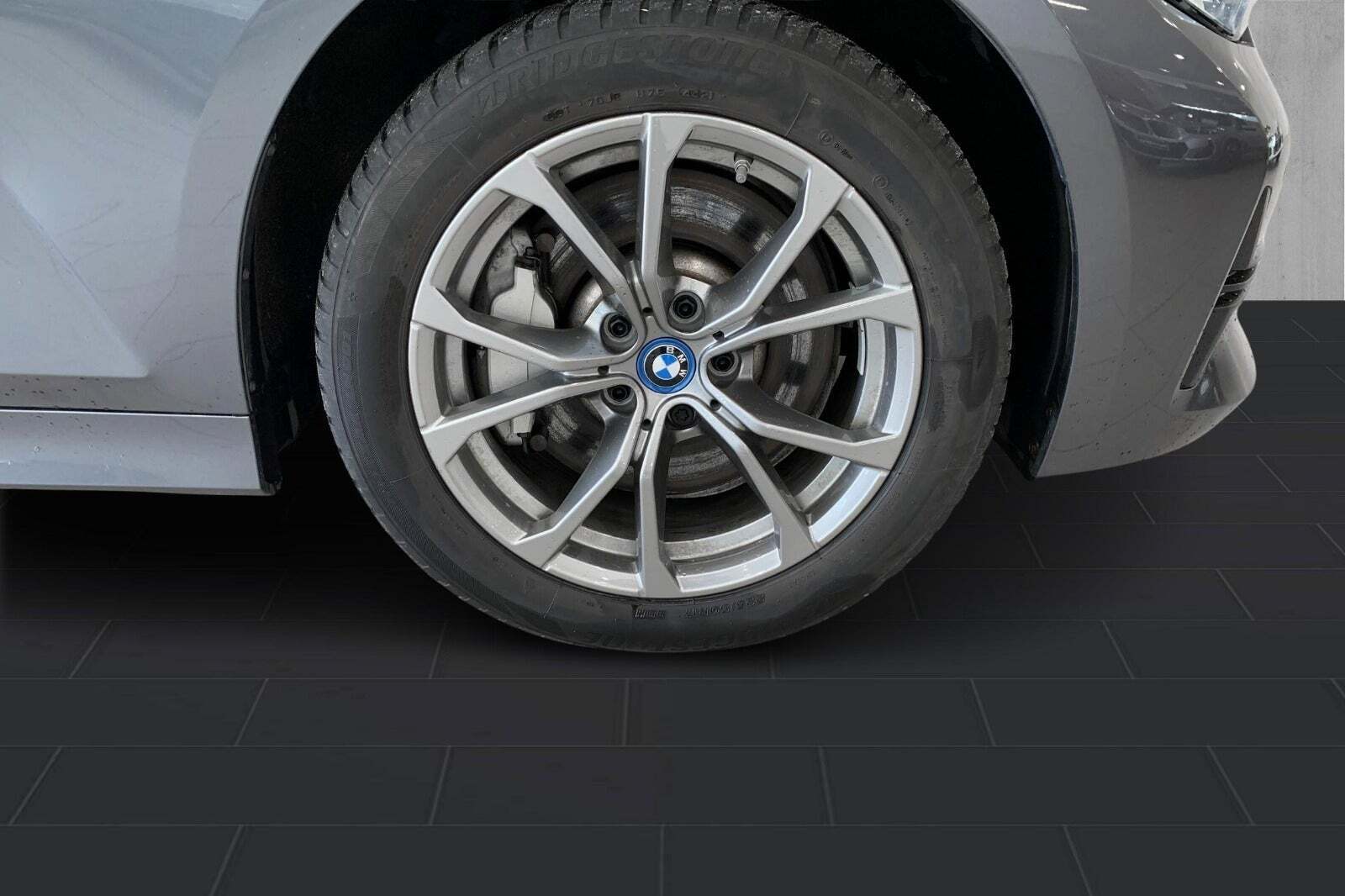 undefined BMW 330e fra 2022