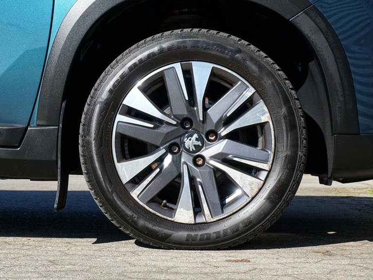 Peugeot 2008 1,6 BlueHDi 100 Allure Sky