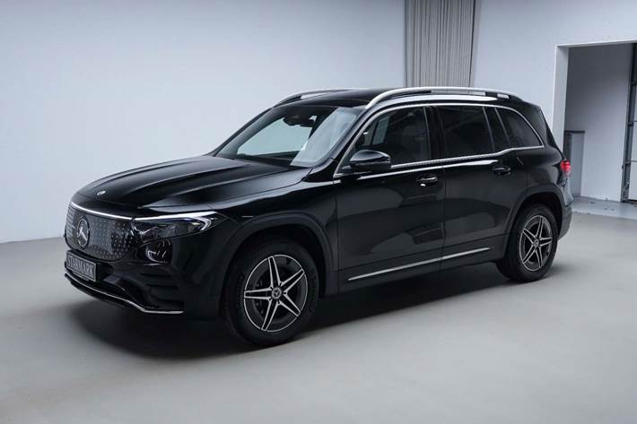 Sort Mercedes EQB250+ fra 2025