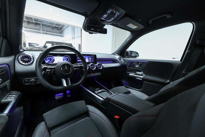 Sort Mercedes EQB250+ fra 2026