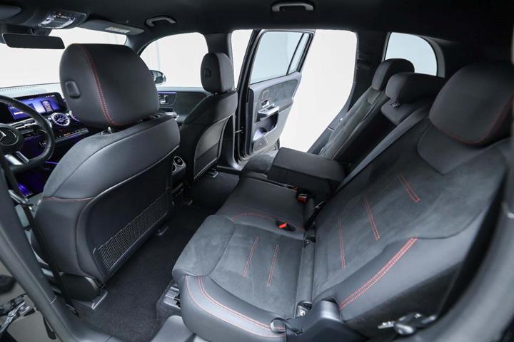 Sort Mercedes EQB250+ fra 2026
