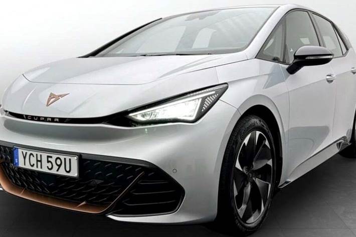 Sølv Cupra Born fra 2023