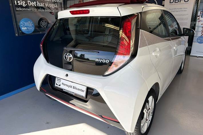 Hvid Toyota Aygo fra 2018